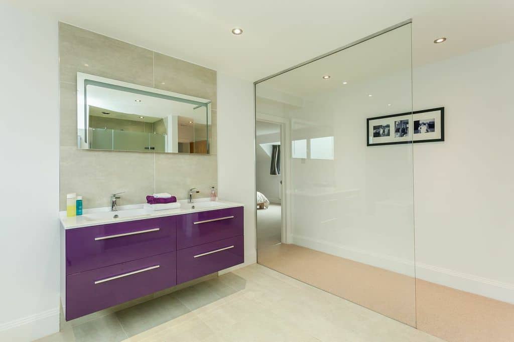 Minimal Bathroom High Wycombe | Robertson Bathroom Fitting